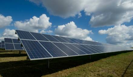 les panneaux solaires, 1ère source d'énergie renouvelable en France